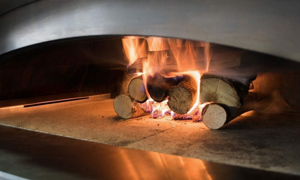 the-ultimate-guide-to-choosing-between-an-electric-oven-pizza-and-an-outdoor-pizza-oven