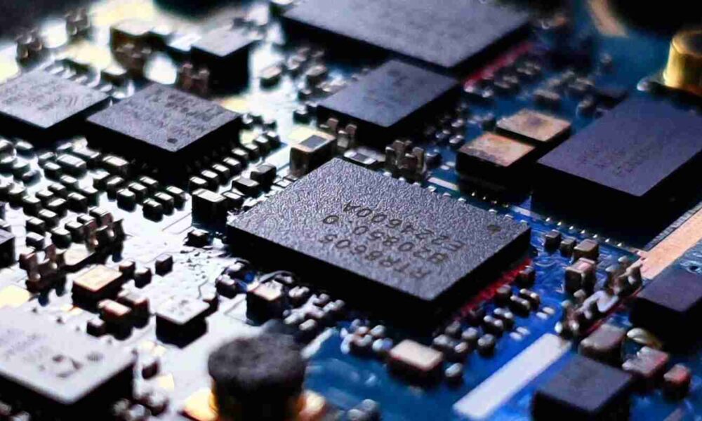 the-role-of-an-electronic-components-distributor-in-today’s-tech-driven-world